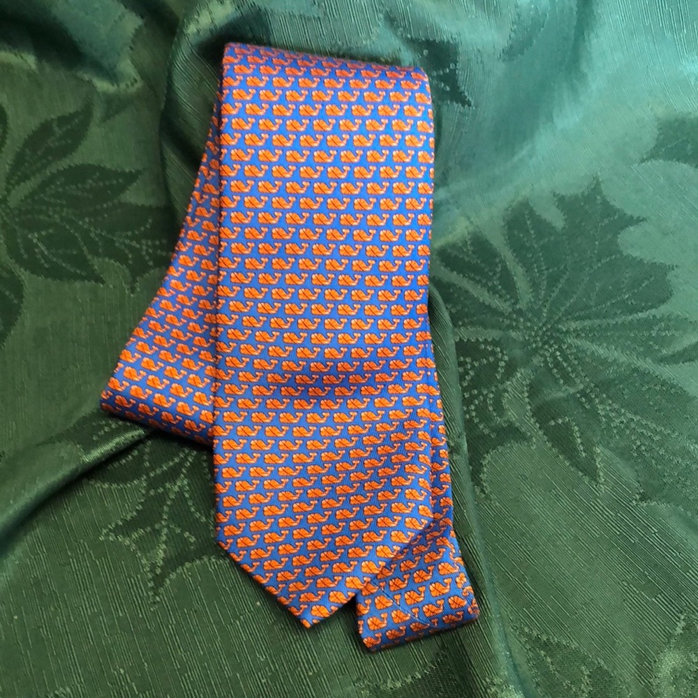 Vineyard vine basketball whale royal blue necktie NWT